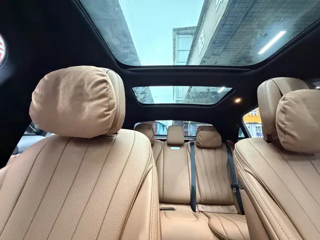 Mercedes-Benz E-Class — Фото автомобиля 26