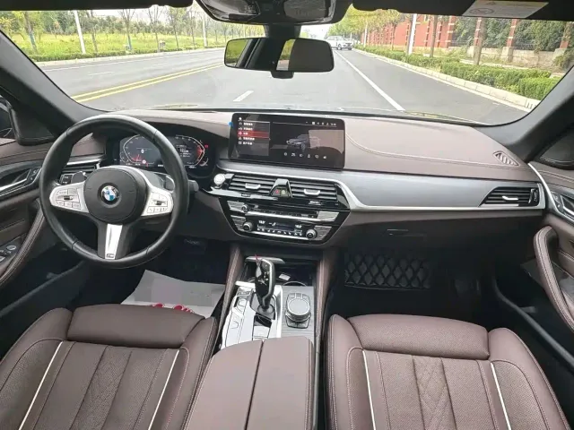 BMW 5 Series — Фото автомобиля 4