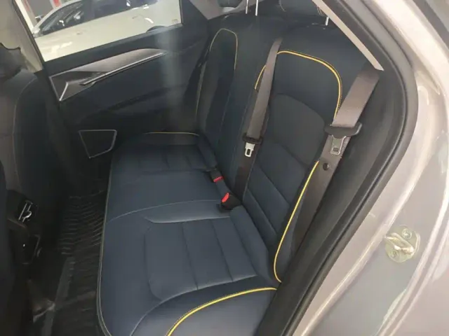 Geely Geometry G6 — Фото автомобиля 16