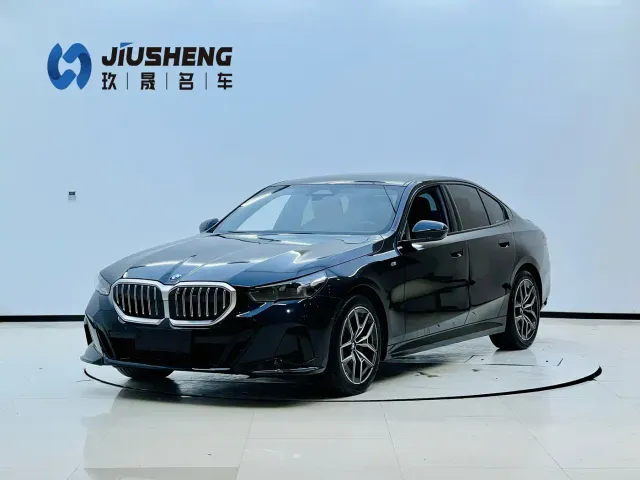 Фотография автомобиля — BMW 5 Series