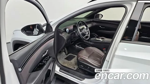 Hyundai Tucson Tucson (NX4) Дизель 2.0 2WD — Фото автомобиля 11