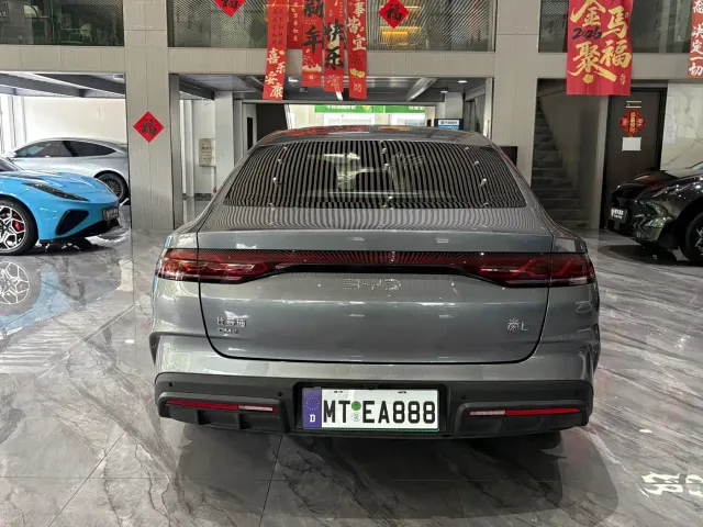 BYD Qin L — Фото автомобиля 30