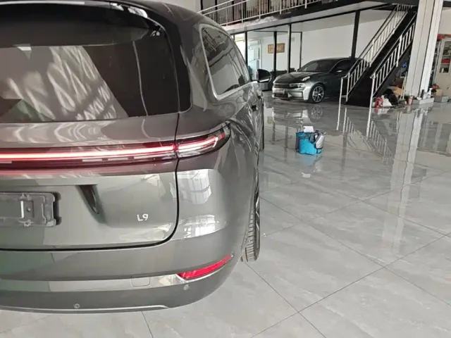 Li Auto L9 — Фото автомобиля 7