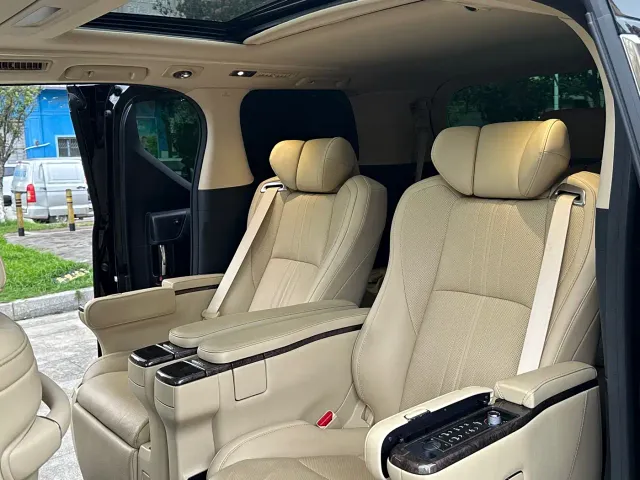Toyota Vellfire — Фото автомобиля 8