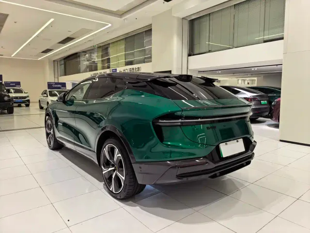 Lotus Eletre — Фото автомобиля 4