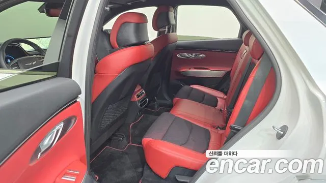 Genesis GV70 2.5T Бензин AWD — Фото автомобиля 6