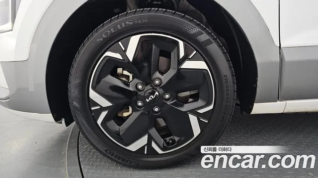Kia Niro — Фото автомобиля 5