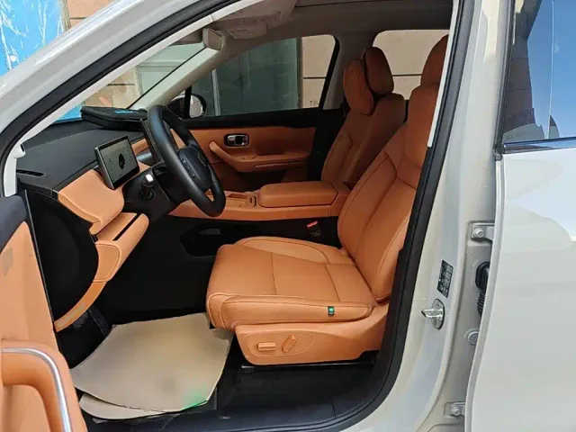 Leapmotor C10 — Фото автомобиля 14