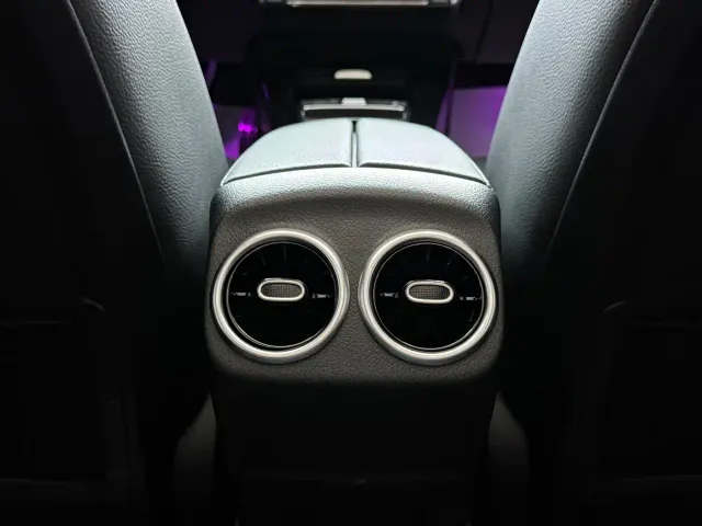 Mercedes-Benz Mercedes-Benz A-Class AMG 2025 AMG A 35 L 4MATIC — Фото автомобиля 17