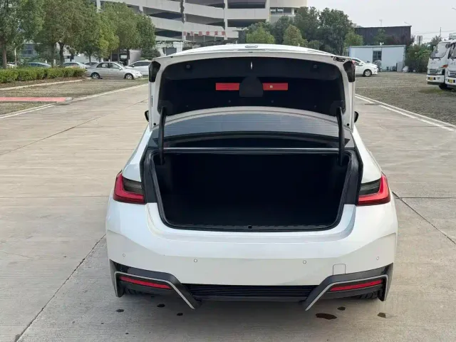 BMW i3 — Фото автомобиля 9