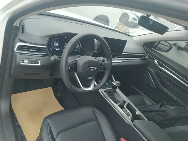 Geely Emgrand — Фото автомобиля 9
