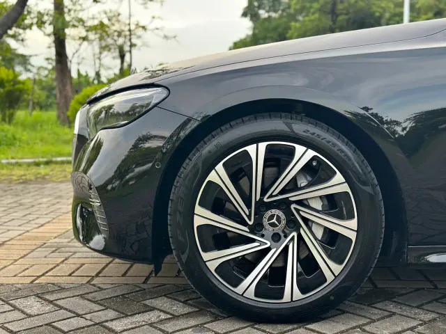 Mercedes-Benz E-Class — Фото автомобиля 16