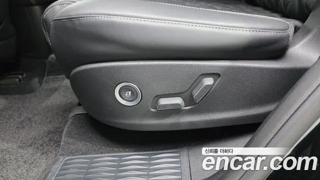 Genesis GV80 — Фото автомобиля 28