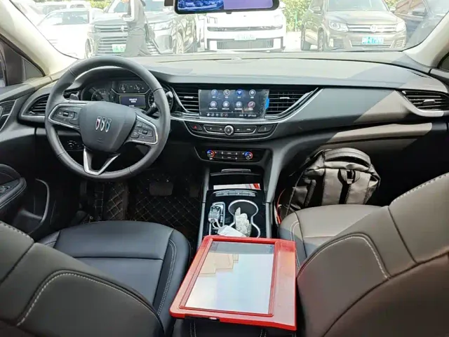 Buick Regal — Фото автомобиля 9