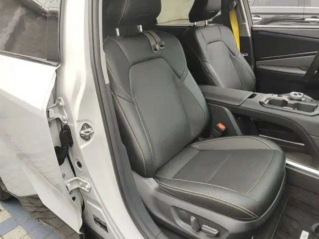 Toyota bZ5 — Фото автомобиля 24