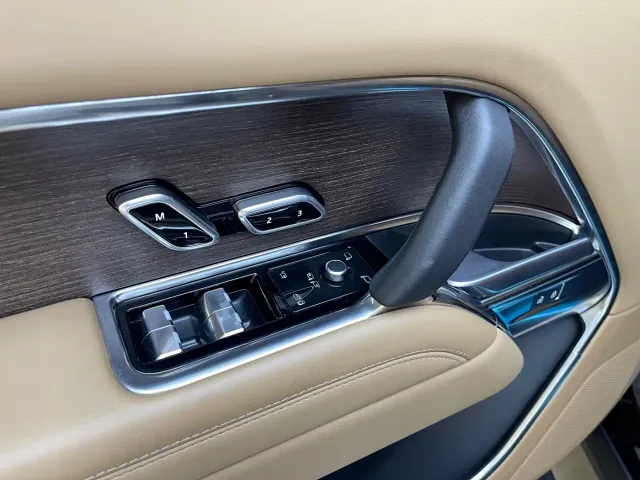 Land Rover Range Rover — Фото автомобиля 16
