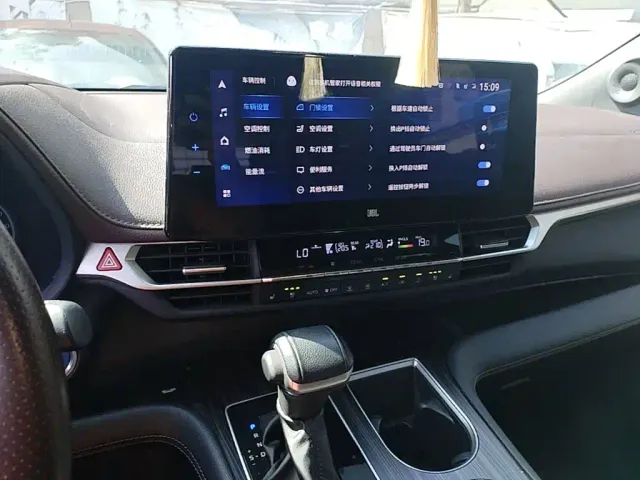 Toyota Sienna — Фото автомобиля 8