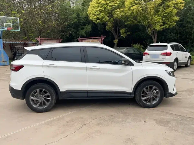 Geely Binyue — Фото автомобиля 5