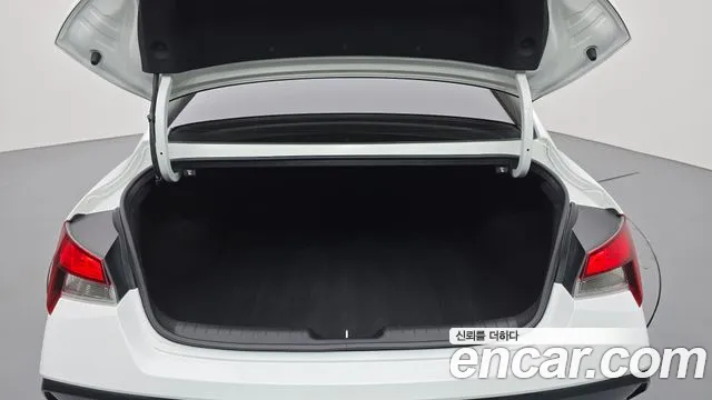 Hyundai Avante CN7 — Фото автомобиля 20