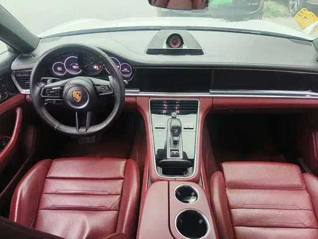 Porsche Panamera — Фото автомобиля 12