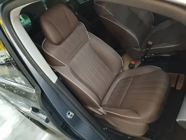 Roewe iMAX8 — Фото автомобиля 24