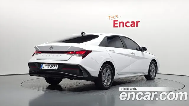 Фотография автомобиля — Hyundai Avante CN7