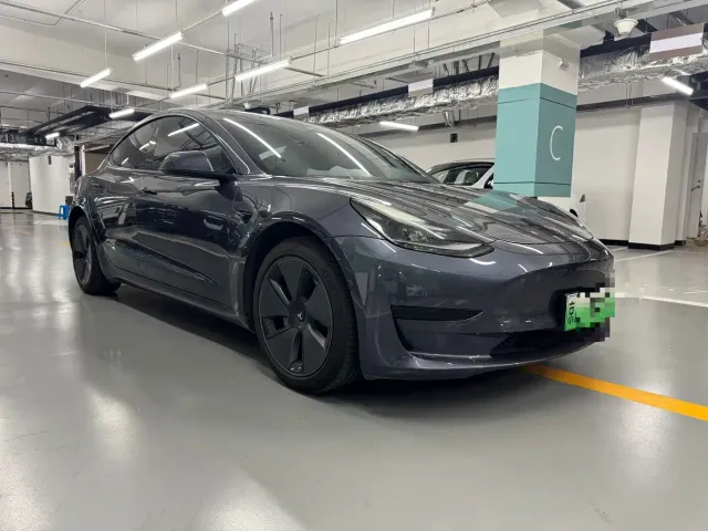Tesla Model 3 — Фото автомобиля 8