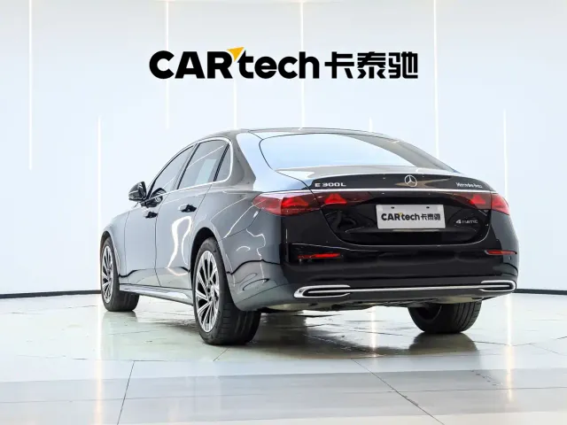 Mercedes-Benz E-Class — Фото автомобиля 6