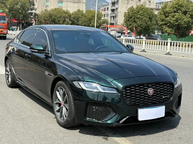 Jaguar XFL — Фото автомобиля 3