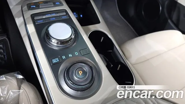 Genesis GV70 — Фото автомобиля 12