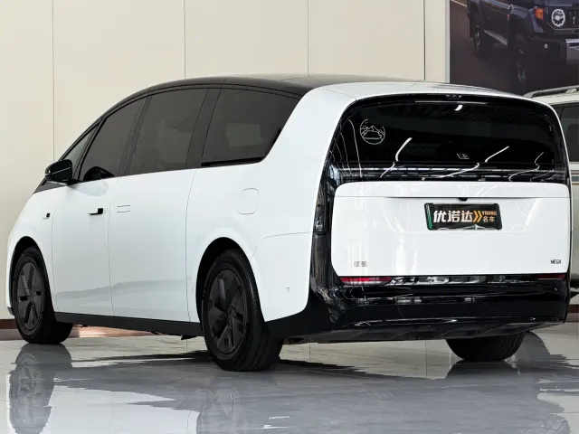 Li Auto MEGA — Фото автомобиля 4