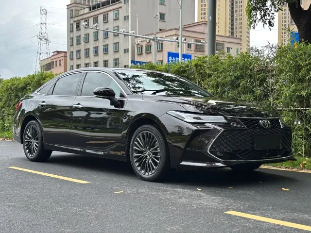 Toyota Avalon — Фото автомобиля 3