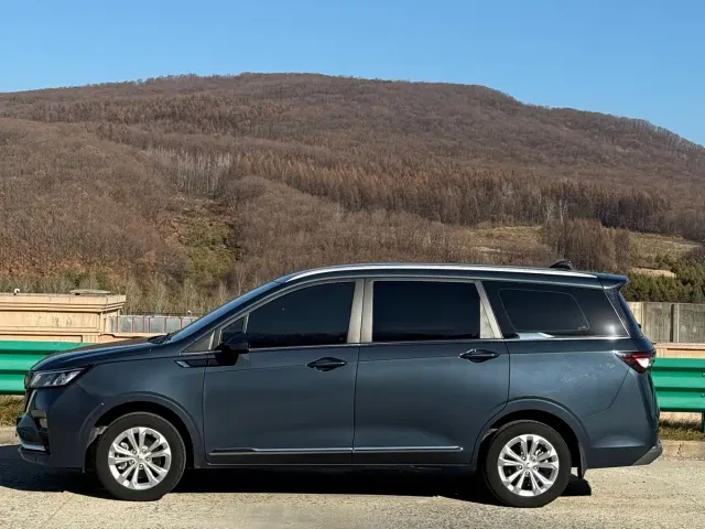 Wuling Jiachen — Фото автомобиля 5