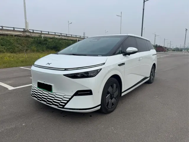 Фотография автомобиля — Xpeng X9