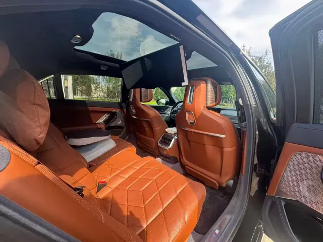 BMW i7 — Фото автомобиля 4