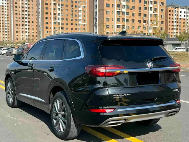 Buick Enclave — Фото автомобиля 7