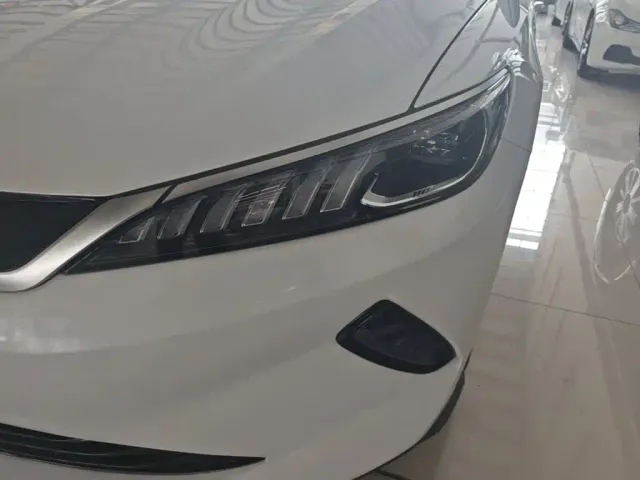 BYD Qin PLUS — Фото автомобиля 23