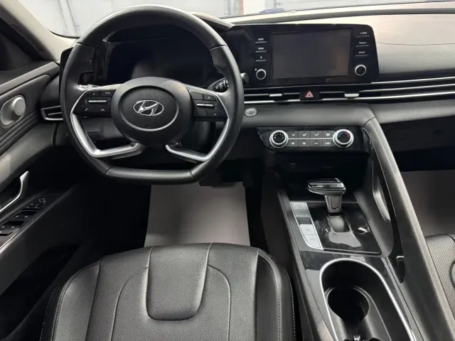 Hyundai Elantra — Фото автомобиля 11