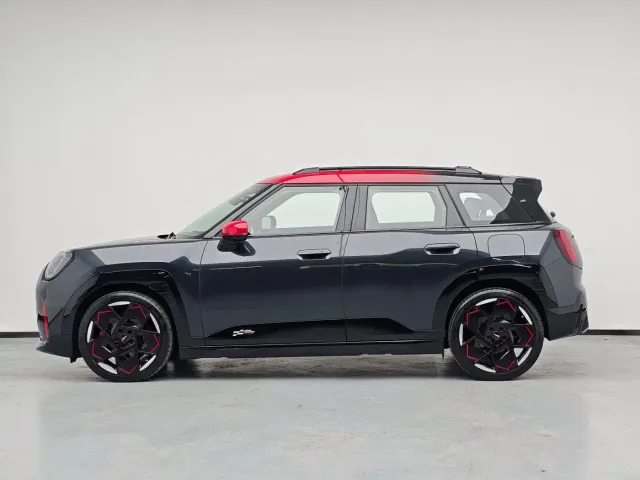 MINI Electric JCW ACEMAN — Фото автомобиля 16