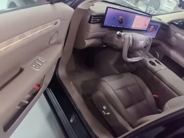 IM Motors LS6 — Фото автомобиля 15