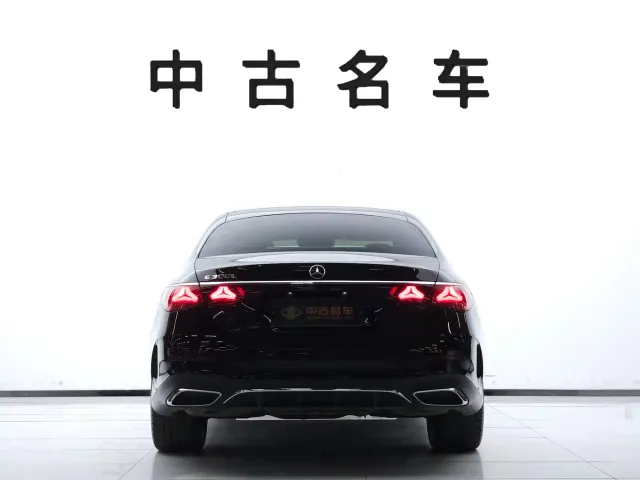 Mercedes-Benz E-Class — Фото автомобиля 5