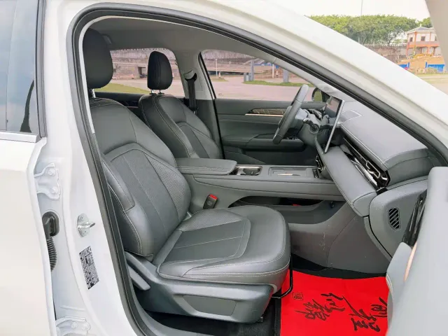 Wuling Starlight — Фото автомобиля 15