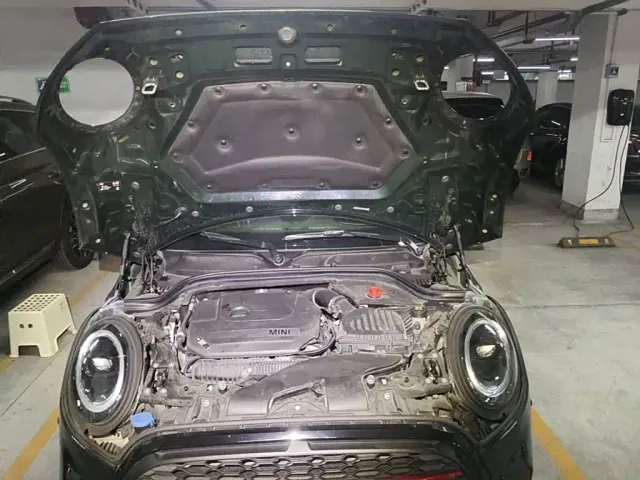 MINI John Cooper Works — Фото автомобиля 3