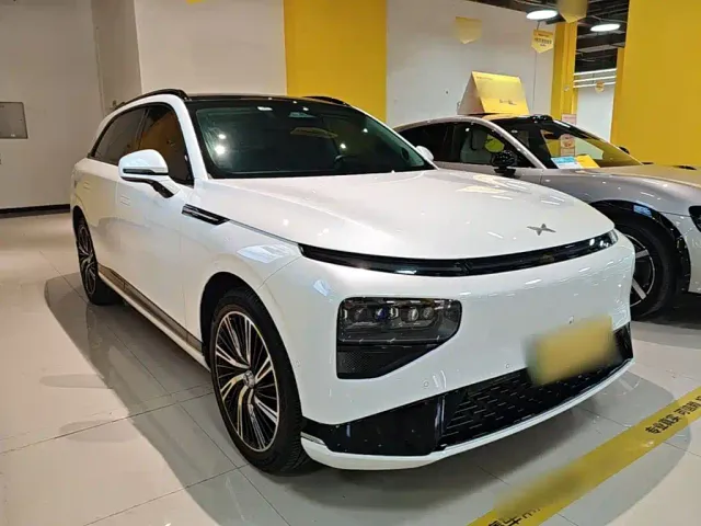 Xpeng G9 — Фото автомобиля 3
