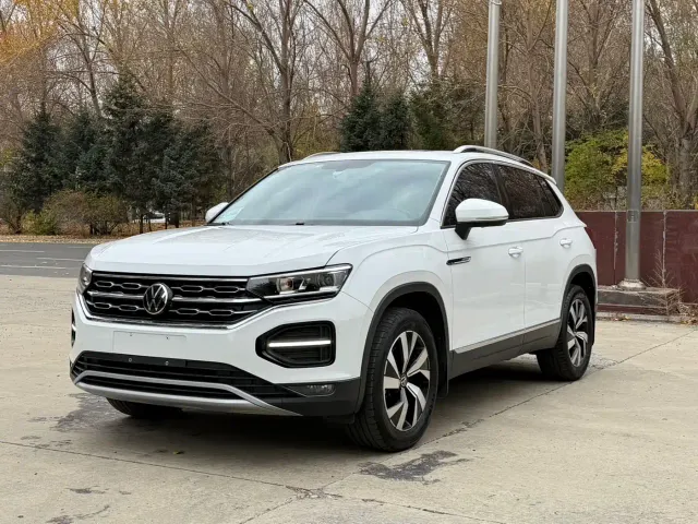 Фотография автомобиля — Volkswagen Tayron