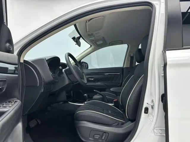 Mitsubishi Outlander — Фото автомобиля 5