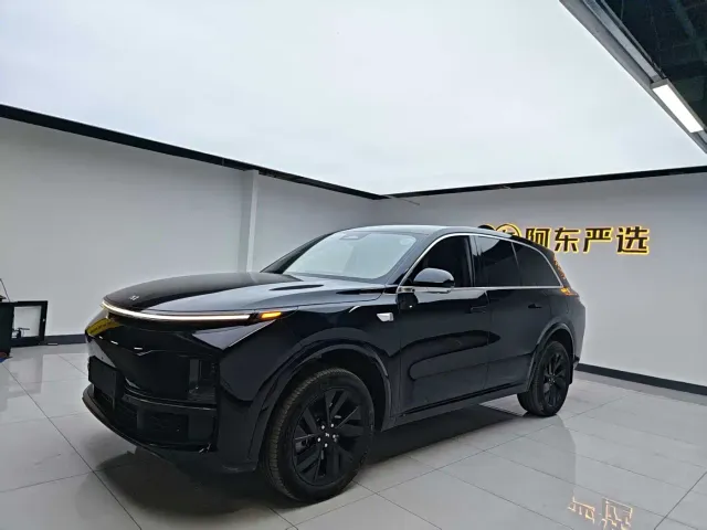 Li Auto L8 — Фото автомобиля 2