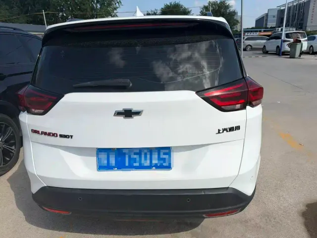 Chevrolet Orlando — Фото автомобиля 3