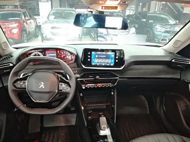 Peugeot 2008 — Фото автомобиля 9