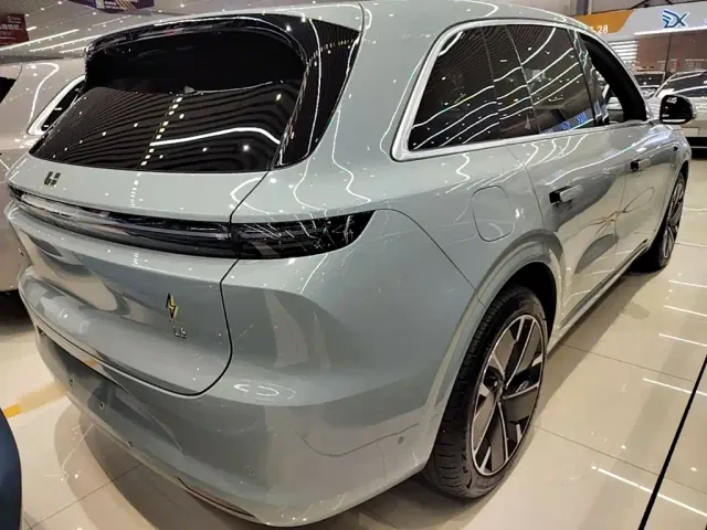 Li Auto L6 — Фото автомобиля 6